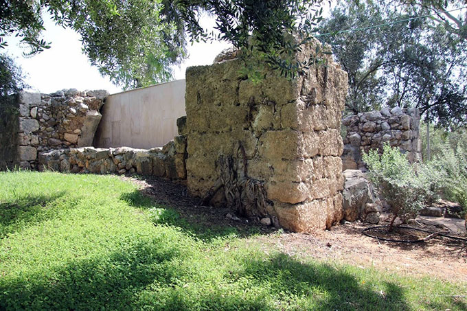 طلّاب طبقة الثوامن من اعدادية دار التربية والعلوم بجولة استكشافية لمعالم جلجولية 